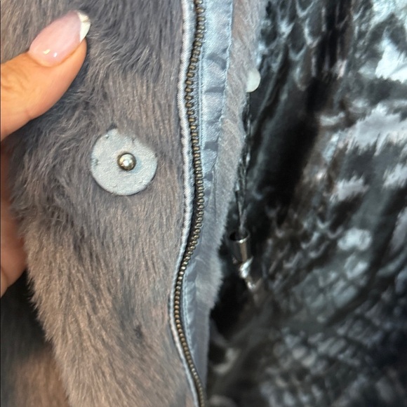 Regal Grey Faux Fur Coat - hooded - with pockets - animal print lining - XS-Med - Picture 3 of 11